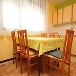 Apartment By The Sea - 8519