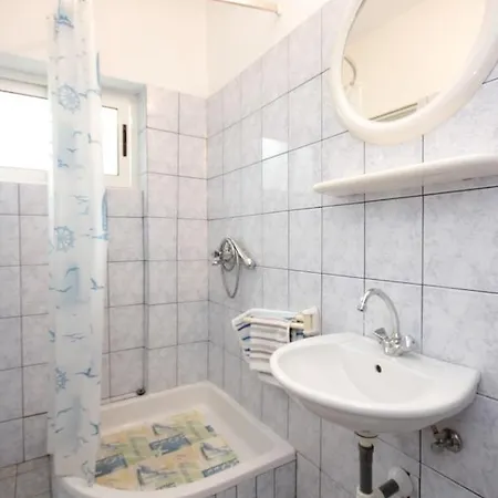Apartman By The Sea - 8519 Ugljan