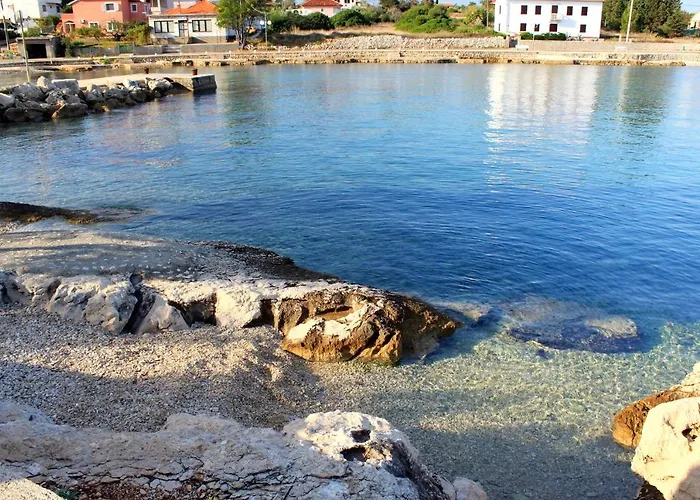 By The Sea - 8519 أوغليان